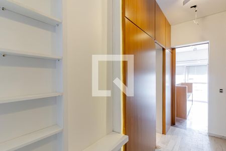 Casa à venda com 650m², 4 quartos e 4 vagas Casa à venda com 650m², 4 quartos e 4 vagasCloset da Suíte 1