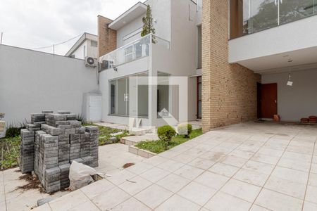 Casa à venda com 650m², 4 quartos e 4 vagas Casa à venda com 650m², 4 quartos e 4 vagasGaragem