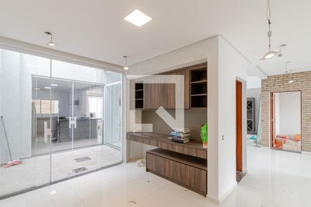 Casa à venda com 650m², 4 quartos e 4 vagas Casa à venda com 650m², 4 quartos e 4 vagasEscritório