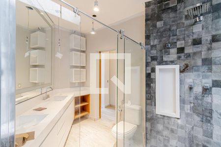 Casa à venda com 650m², 4 quartos e 4 vagas Casa à venda com 650m², 4 quartos e 4 vagasBanheiro da Suíte 1