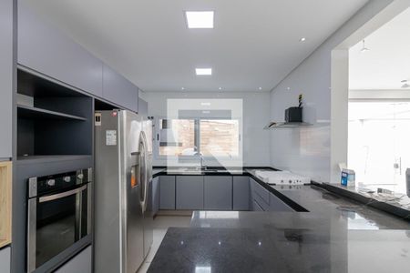 Casa à venda com 650m², 4 quartos e 4 vagas Casa à venda com 650m², 4 quartos e 4 vagasCozinha