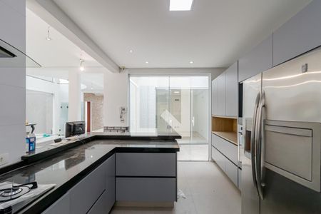 Casa à venda com 650m², 4 quartos e 4 vagas Casa à venda com 650m², 4 quartos e 4 vagasCozinha