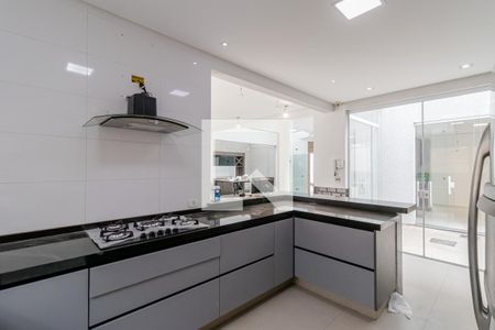 Casa à venda com 650m², 4 quartos e 4 vagas Casa à venda com 650m², 4 quartos e 4 vagasCozinha