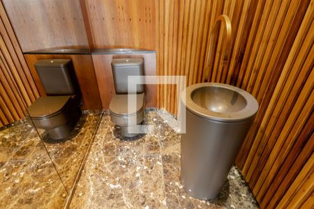 Casa à venda com 650m², 4 quartos e 4 vagas Casa à venda com 650m², 4 quartos e 4 vagasLavabo