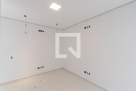 Casa à venda com 650m², 4 quartos e 4 vagas Casa à venda com 650m², 4 quartos e 4 vagasEscritório