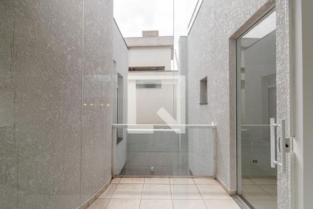 Casa à venda com 650m², 4 quartos e 4 vagas Casa à venda com 650m², 4 quartos e 4 vagasSacada