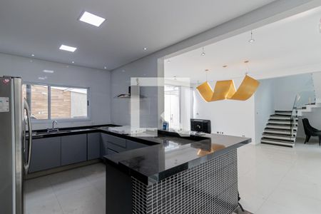 Casa à venda com 650m², 4 quartos e 4 vagas Casa à venda com 650m², 4 quartos e 4 vagasCozinha