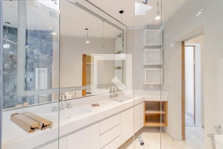 Casa à venda com 650m², 4 quartos e 4 vagas Casa à venda com 650m², 4 quartos e 4 vagasBanheiro da Suíte 1