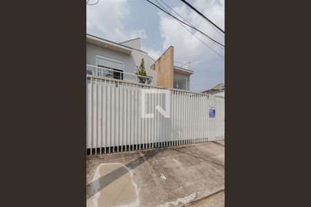 Casa à venda com 650m², 4 quartos e 4 vagas Casa à venda com 650m², 4 quartos e 4 vagasFachada