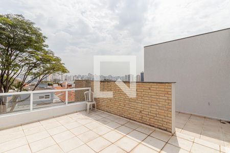 Casa à venda com 650m², 4 quartos e 4 vagas Casa à venda com 650m², 4 quartos e 4 vagasTerraço
