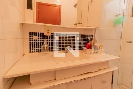 Casa à venda com 70m², 2 quartos e 2 vagasBanheiro 1