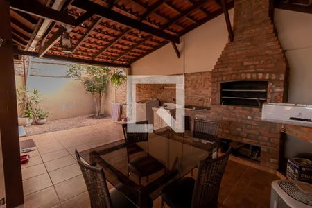 Casa à venda com 70m², 2 quartos e 2 vagasÁrea Externa