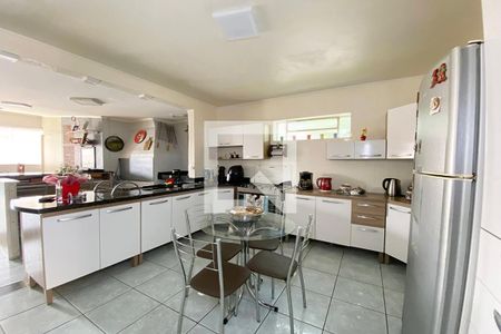 Casa à venda com 156m², 3 quartos e 2 vagasCozinha