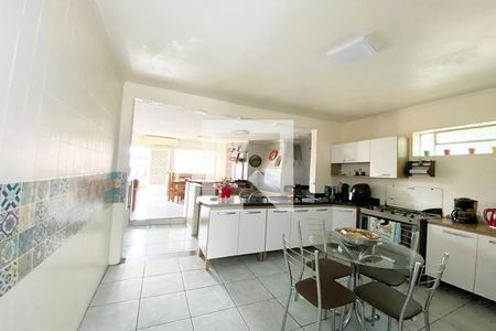 Casa à venda com 156m², 3 quartos e 2 vagasCozinha