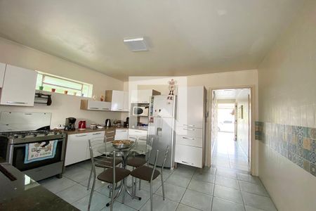 Casa à venda com 156m², 3 quartos e 2 vagasCozinha