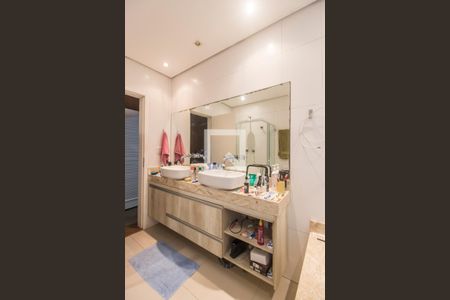 Casa de condomínio à venda com 420m², 7 quartos e 4 vagasBanheiro da Suíte