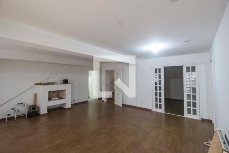 Casa de condomínio à venda com 420m², 7 quartos e 4 vagasSala