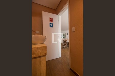 Casa de condomínio à venda com 420m², 7 quartos e 4 vagasLavabo