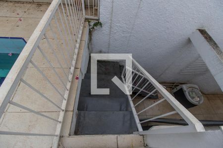 Casa de condomínio à venda com 420m², 7 quartos e 4 vagasEscada