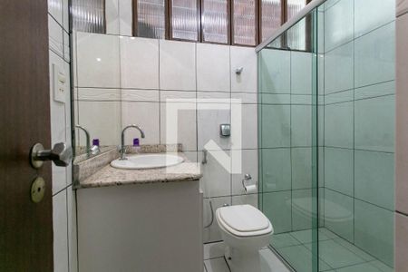 Casa à venda com 290m², 5 quartos e 3 vagas Casa à venda com 290m², 5 quartos e 3 vagasBanheiro da Suíte 1