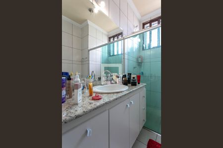 Casa à venda com 290m², 5 quartos e 3 vagas Casa à venda com 290m², 5 quartos e 3 vagasBanheiro da Suíte 2