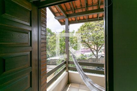 Casa à venda com 290m², 5 quartos e 3 vagas Casa à venda com 290m², 5 quartos e 3 vagasVaranda