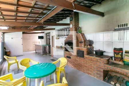 Casa à venda com 290m², 5 quartos e 3 vagas Casa à venda com 290m², 5 quartos e 3 vagasEspaço Gourmet