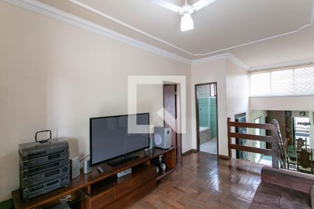 Casa à venda com 290m², 5 quartos e 3 vagas Casa à venda com 290m², 5 quartos e 3 vagasSala de Estar