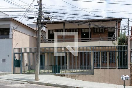 Casa à venda com 290m², 5 quartos e 3 vagas Casa à venda com 290m², 5 quartos e 3 vagasFachada