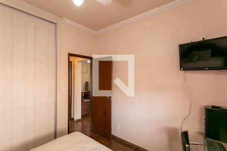 Casa à venda com 290m², 5 quartos e 3 vagas Casa à venda com 290m², 5 quartos e 3 vagasQuarto 3