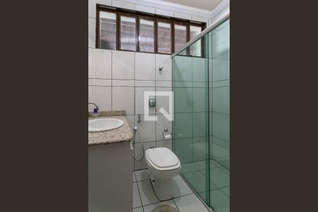 Casa à venda com 290m², 5 quartos e 3 vagas Casa à venda com 290m², 5 quartos e 3 vagasBanheiro da Suíte 1