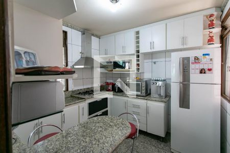 Casa à venda com 290m², 5 quartos e 3 vagas Casa à venda com 290m², 5 quartos e 3 vagasCozinha