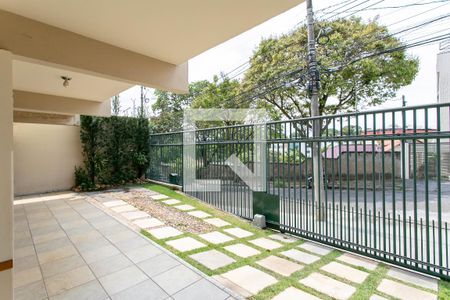 Casa à venda com 290m², 5 quartos e 3 vagas Casa à venda com 290m², 5 quartos e 3 vagasVaranda