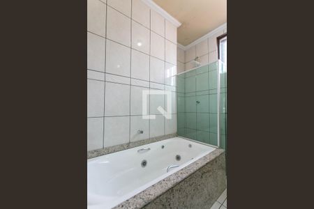 Casa à venda com 290m², 5 quartos e 3 vagas Casa à venda com 290m², 5 quartos e 3 vagasBanheiro Social