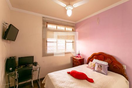 Casa à venda com 290m², 5 quartos e 3 vagas Casa à venda com 290m², 5 quartos e 3 vagasQuarto 3