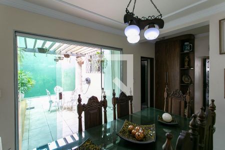 Casa à venda com 290m², 5 quartos e 3 vagas Casa à venda com 290m², 5 quartos e 3 vagasSala de Jantar