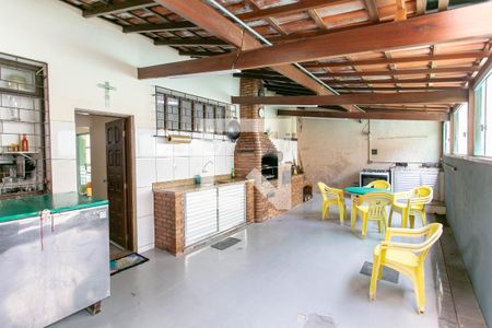 Casa à venda com 290m², 5 quartos e 3 vagas Casa à venda com 290m², 5 quartos e 3 vagasEspaço Gourmet