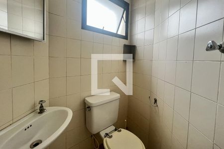 Apartamento para alugar com 112m², 3 quartos e 2 vagas Apartamento para alugar com 112m², 3 quartos e 2 vagasBanheiro de Serviço