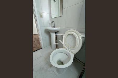 Apartamento à venda com 49m², 2 quartos e sem vaga Apartamento à venda com 49m², 2 quartos e sem vagaBanheiro