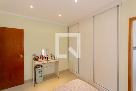 Casa à venda com 200m², 2 quartos e 3 vagasSuíte 