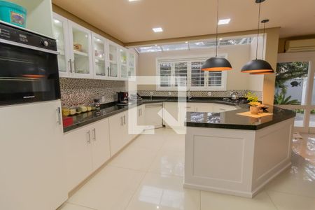 Casa à venda com 409m², 4 quartos e 2 vagasCozinha