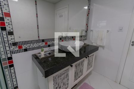 Casa à venda com 409m², 4 quartos e 2 vagasBanheiro 2