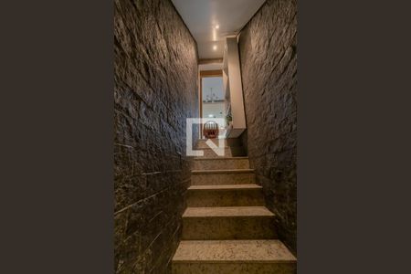 Casa à venda com 409m², 4 quartos e 2 vagasAdega