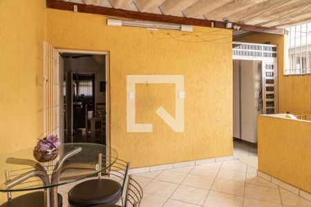 Casa à venda com 268m², 3 quartos e 6 vagasQuintal