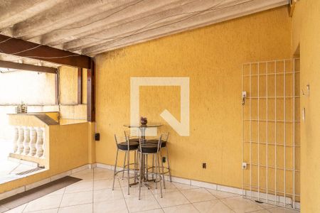 Casa à venda com 268m², 3 quartos e 6 vagasQuintal