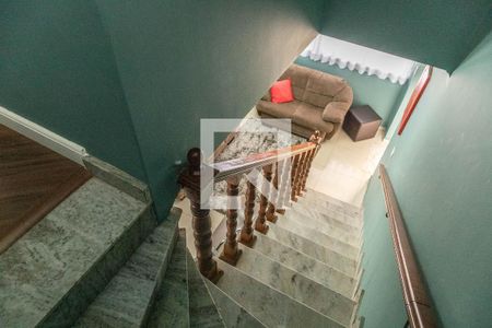 Casa à venda com 268m², 3 quartos e 6 vagasEscada