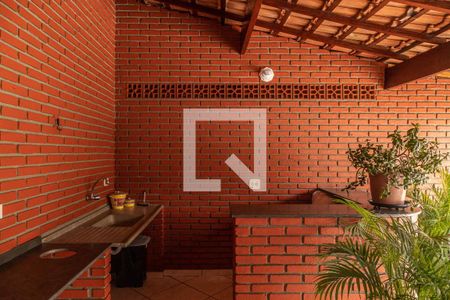 Casa à venda com 268m², 3 quartos e 6 vagasChurrasqueira