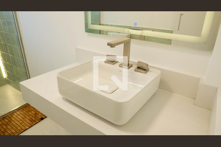 Apartamento à venda com 85m², 2 quartos e 1 vaga Apartamento à venda com 85m², 2 quartos e 1 vagaBanheiro