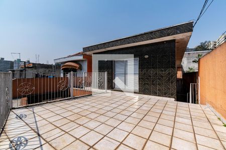 Casa à venda com 261m², 8 quartos e 3 vagas Casa à venda com 261m², 8 quartos e 3 vagasTerraço