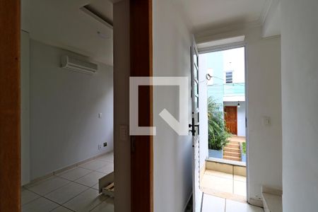 Casa de condomínio para alugar com 89m², 3 quartos e 1 vagaCorredor Piso 1